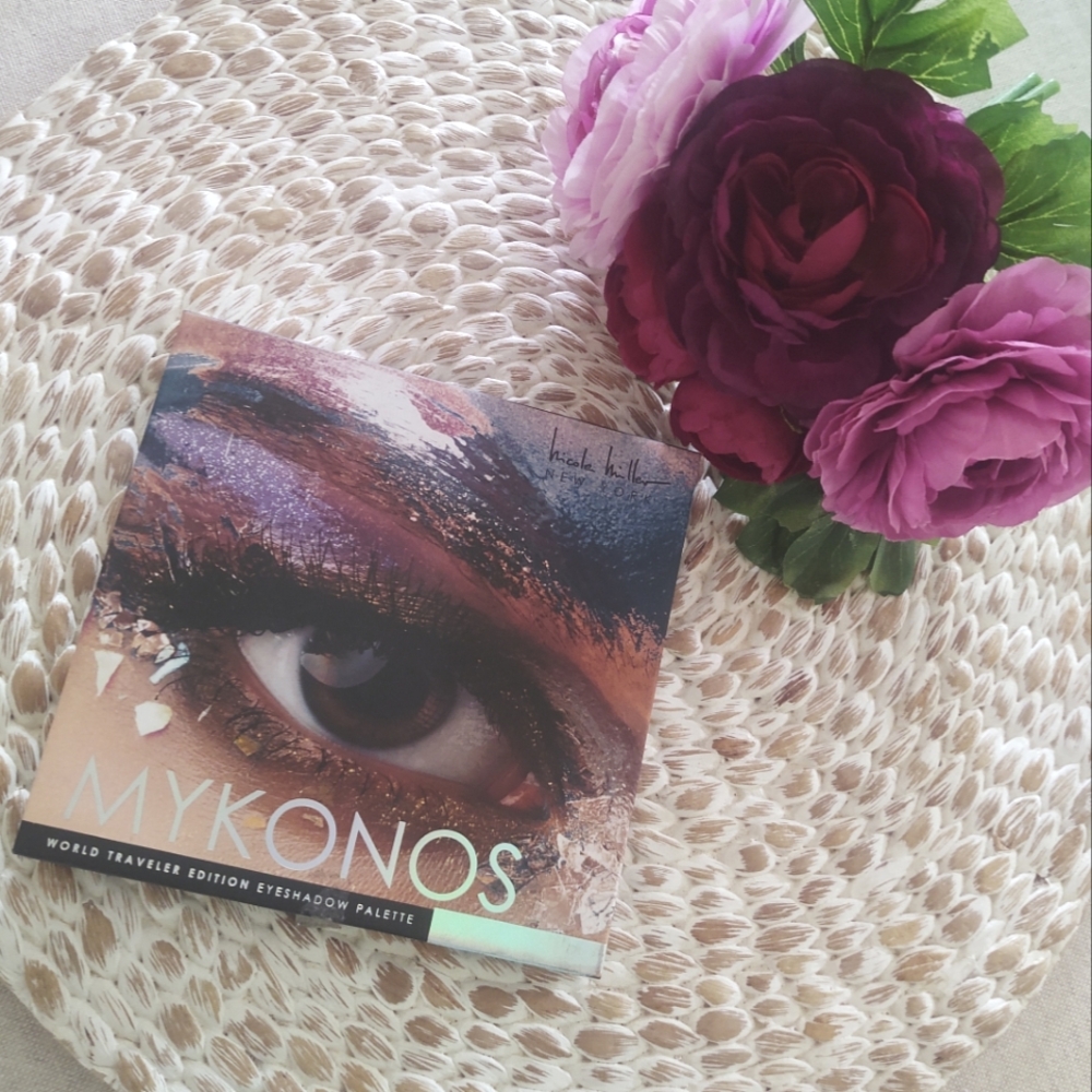 NWt Mykonos 👁️ Eyeshadow Palette by Nicole Miller~ 🧳World Traveler